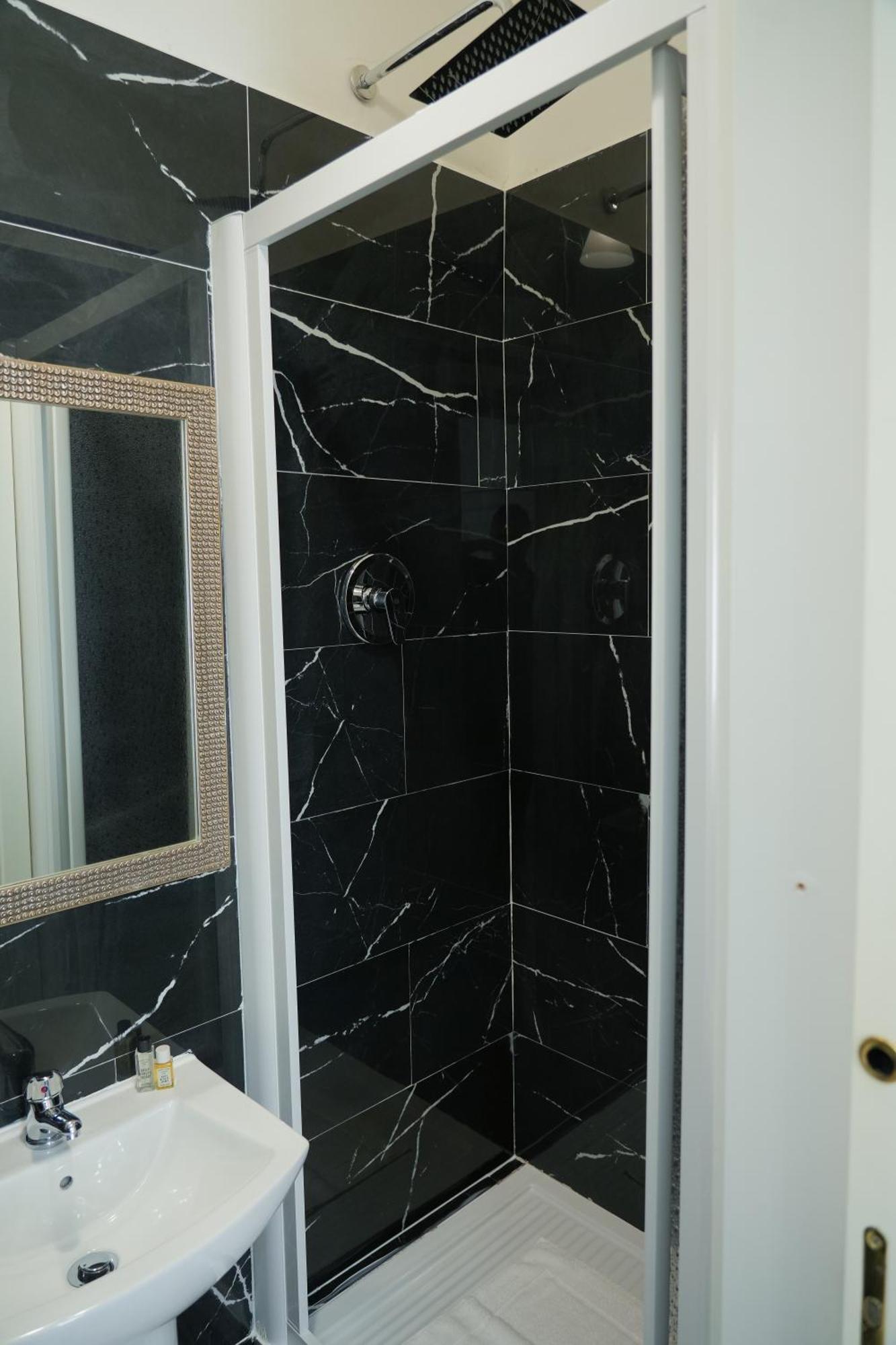 מלון סלרנו La Casa In Centro מראה חיצוני תמונה
